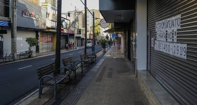 Cidades que decretaram lockdown no interior de São Paulo têm queda de novos casos, internações e mortes