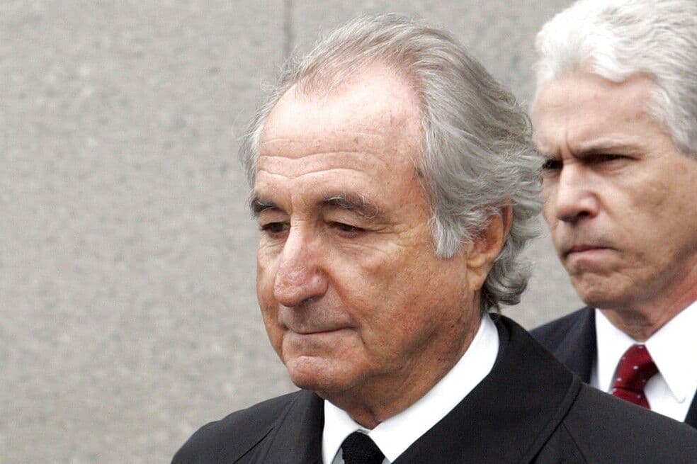 Bernie Madoff, criminoso que deu o maior golpe financeiro de todos os tempos, morre na prisão aos 82 anos