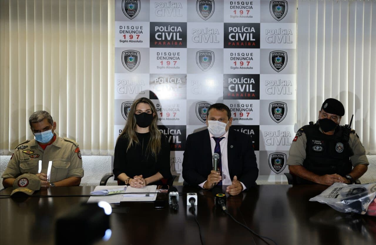 Namorada de Jonathan dá declaração diferente à polícia e revela que ele também tinha caso com travesti em Mangabeira