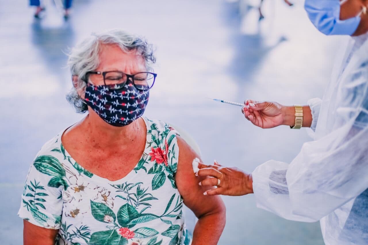 Após novo recorde diário, prefeitura de João Pessoa inicia vacinação de idosos a partir de 64 anos nesta terça-feira