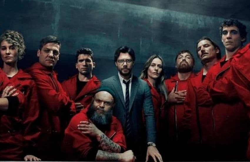 Fim de 'La Casa de Papel' começa a ser gravado, e criador promete guerra épica e selvagem