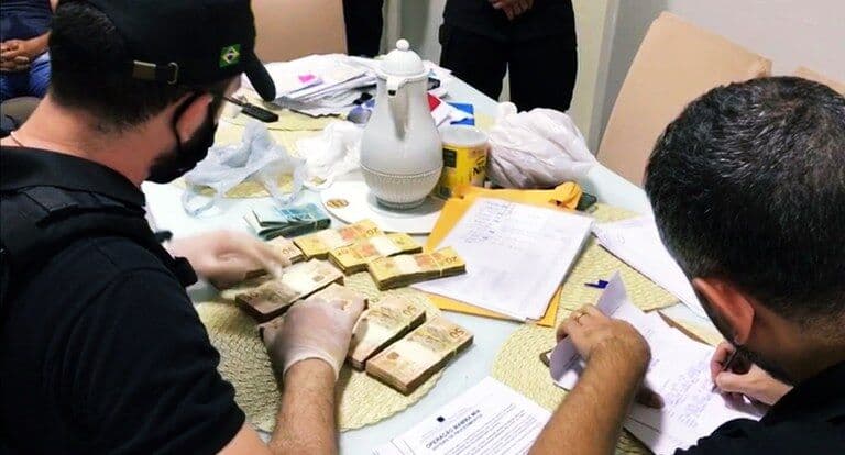 Polícia Federal cumpre dois mandados de prisão na Paraíba contra suspeitos de tráfico internacional de drogas e lavagem de dinheiro