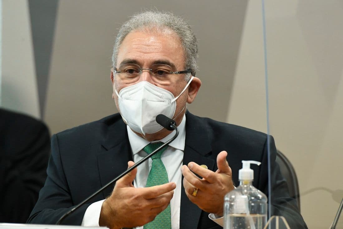 'O risco de a pessoa contrair a Covid-19 é o mesmo com o jogo e sem jogos', afirma Queiroga