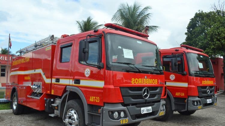 Incêndio atinge telhado de supermercado em João Pessoa e suspeita é de problemas na fiação elétrica