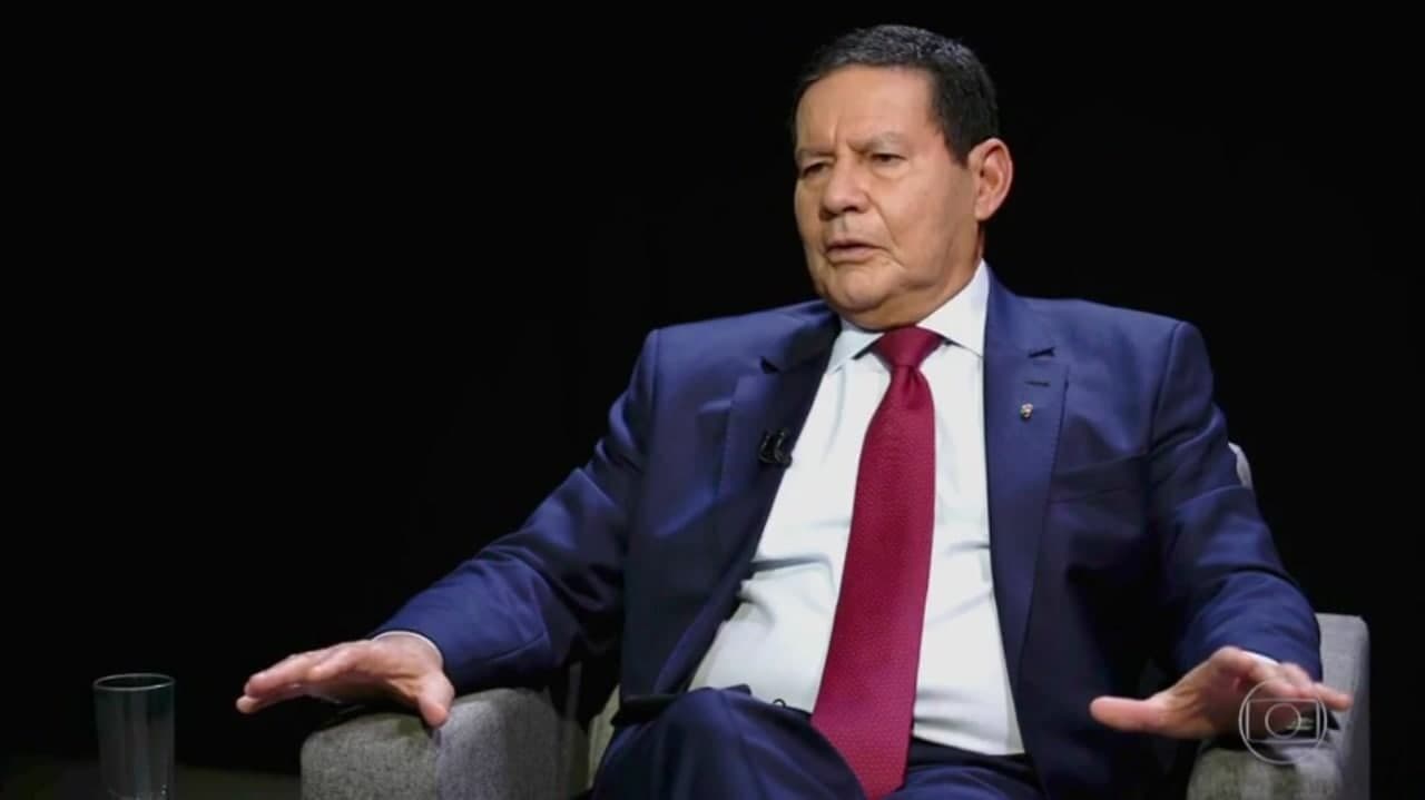 'Tudo bandido', diz Mourão ao ser questionado sobre mortes pela polícia em Jacarezinho