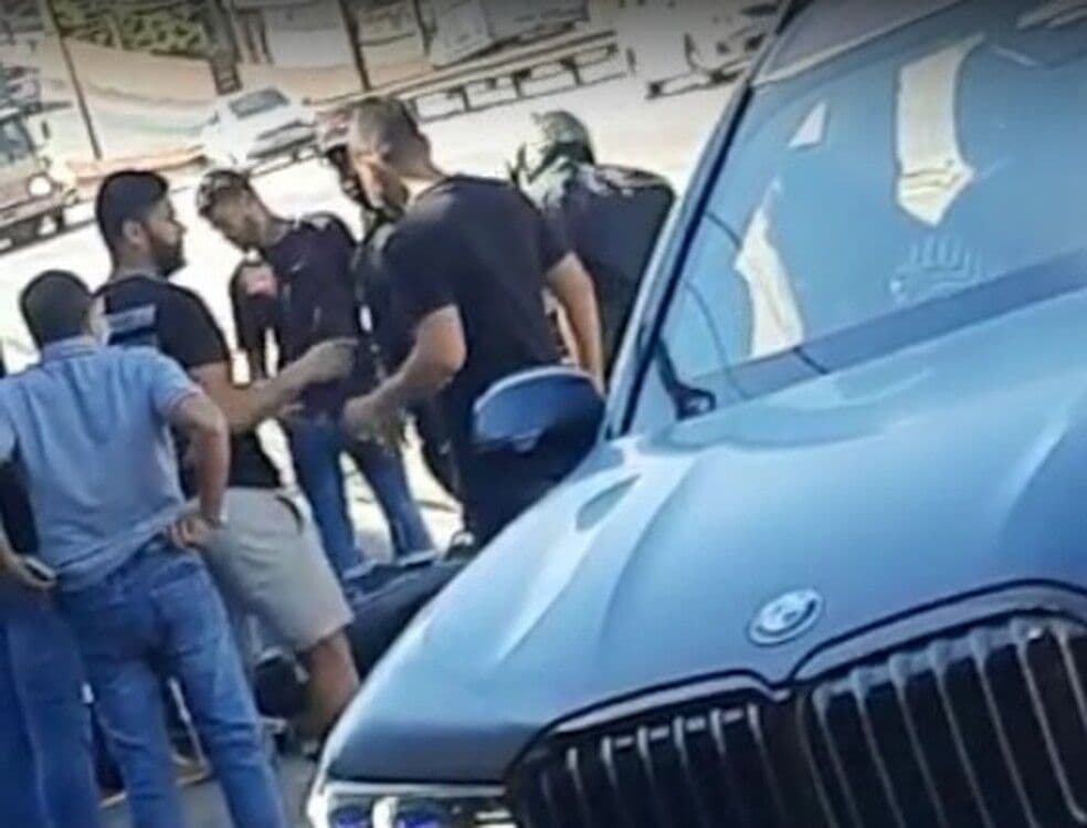 Jogador paraibano Hulk se envolve em acidente de trânsito com motoqueiro na Grande Belo Horizonte