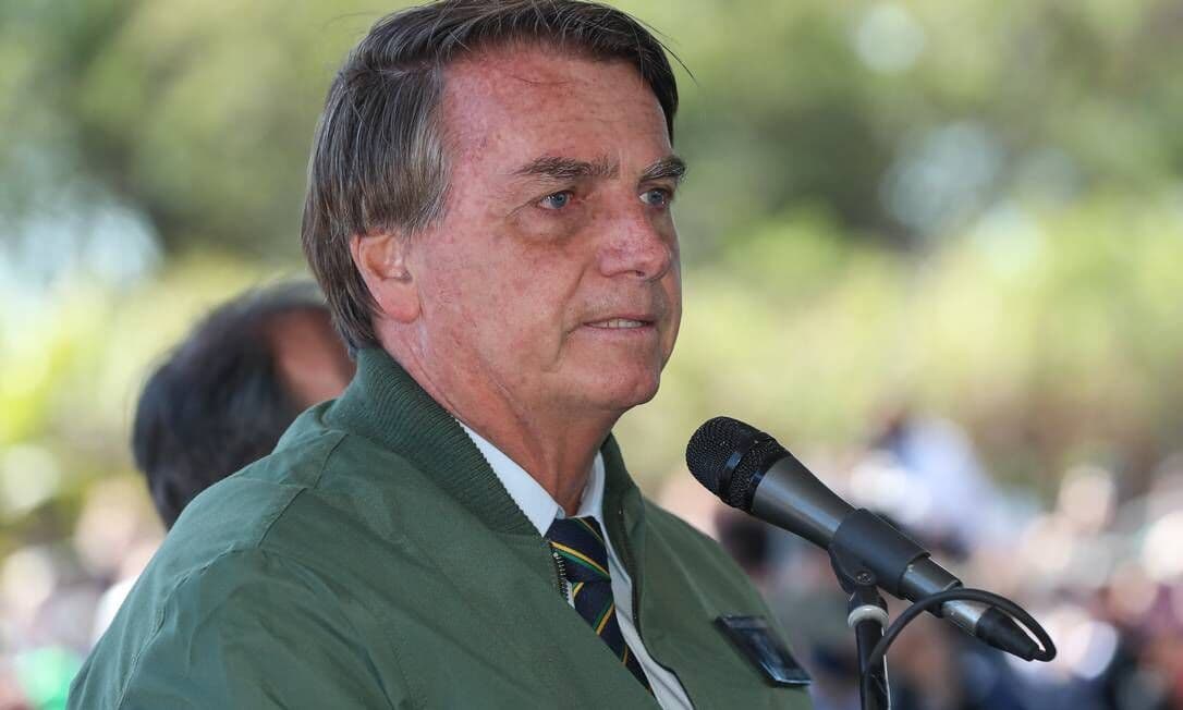 'Não posso tomar providência de tudo que chega a mim', diz Bolsonaro sobre encontro com Luiz Miranda