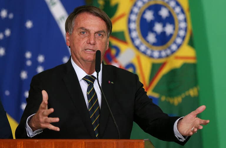 Bolsonaro diz que Economia exagerou na reforma tributária e que Receita foi com muita sede ao pote