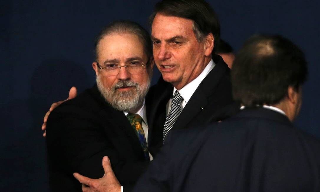 Cúpula do Ministério Público pede a Aras investigação contra Bolsonaro por ameaças a eleições