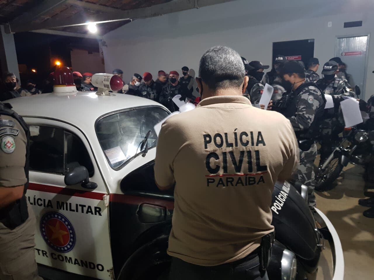 Polícia Civil cumpre mandados de busca e apreensão contra suspeitos de envolvimento com organizações criminosas em João Pessoa