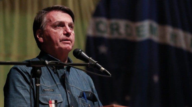 Bolsonaro diz que ‘TSE quer’eleger Lula dentro de sala escura’