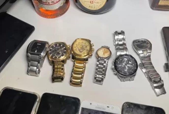 Polícia Militar prende suspeitos de roubar residência e manter família refém em Santa Rita