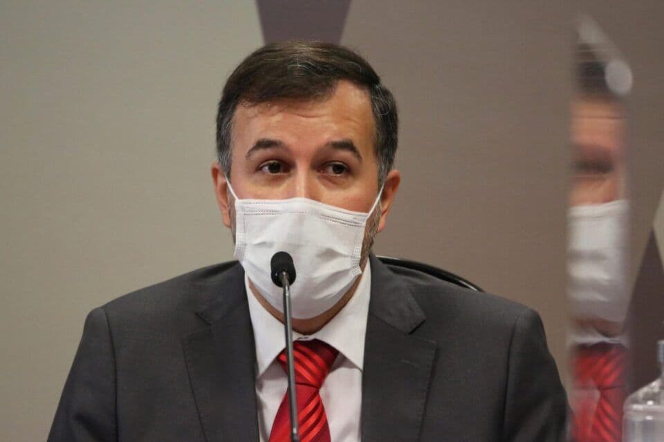 Auditor nega ter concluído que haveria superestimativa de mortes pela Covid e diz que seu trabalho era 'preliminar'