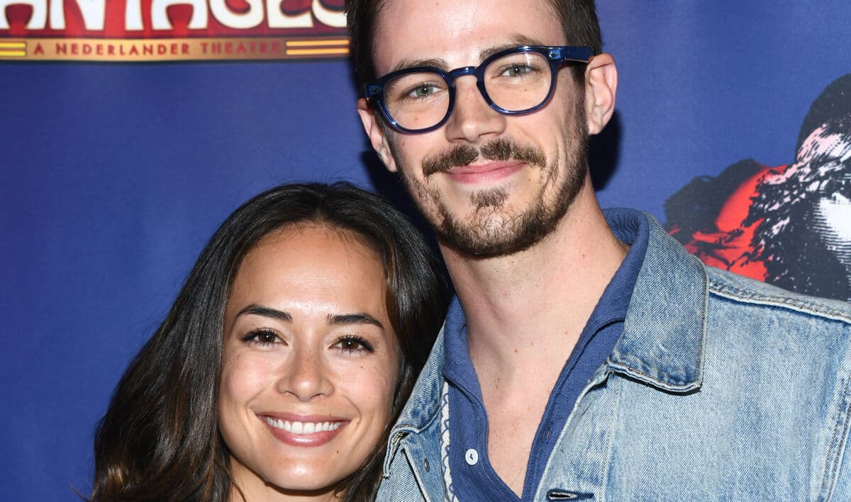 Astro de 'Flash' e mulher celebram nascimento da 1ª filha
