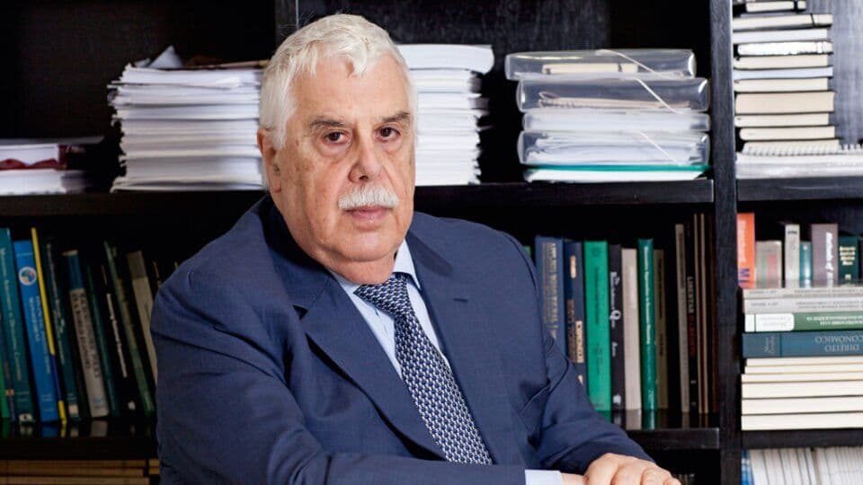 Banco Central errou a mão nos juros e Bolsonaro precisa começar a governar, diz Affonso Pastore