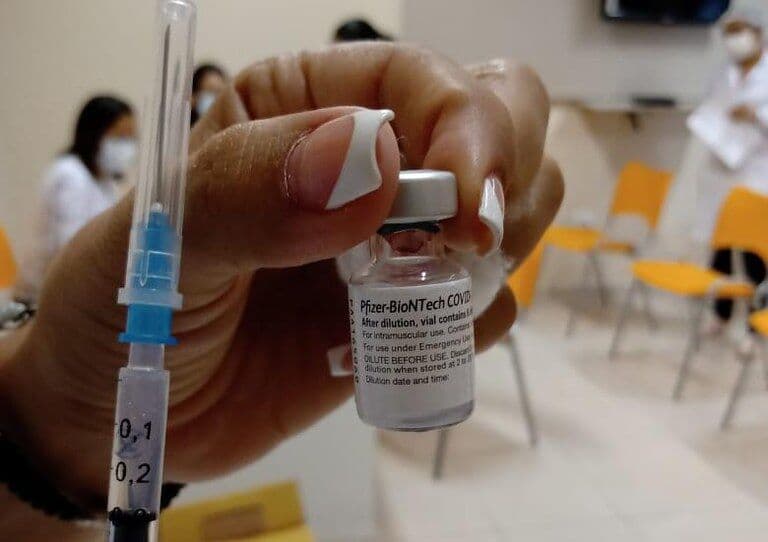 Paraíba vai antecipar aplicação da segunda dose da Pfizer para 21 dias em setembro; com Astrazeneca também deve acontecer