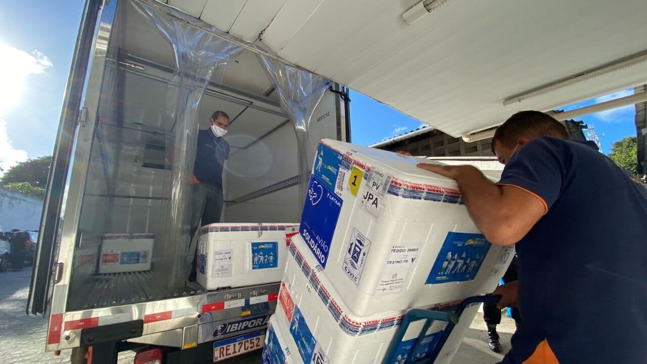 Mais de 159 mil doses de vacina contra covid-19 chegam à Paraíba nesta quarta-feira