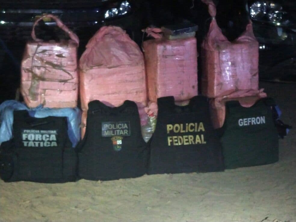 Avião com quase 300 kg de cocaína que saiu da Bolívia cai em MT e piloto é preso