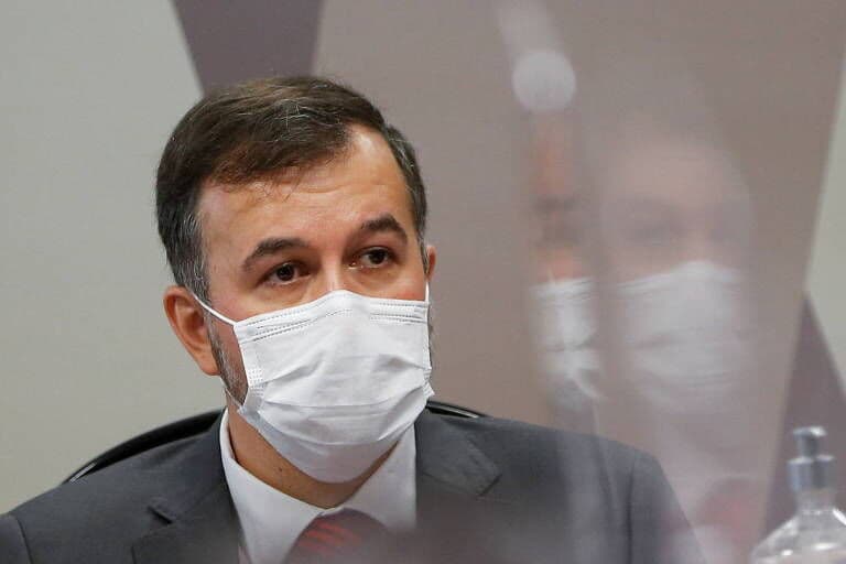 TCU suspende auditor por 45 dias em episódio que levou a mentira de Bolsonaro sobre mortes por Covid