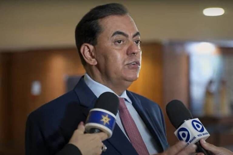 Justiça determina condução coercitiva para advogado amigo de Barros depor à CPI da Covid