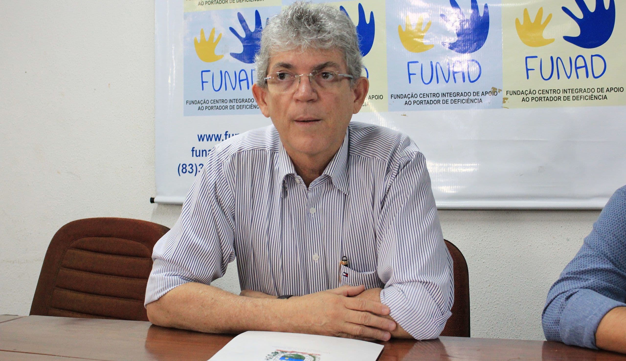 Esquema da Cruz Vermelha desviou R$ 50 milhões e fazia repasses mensais de R$ 300 mil a Ricardo Coutinho, revela denúncia