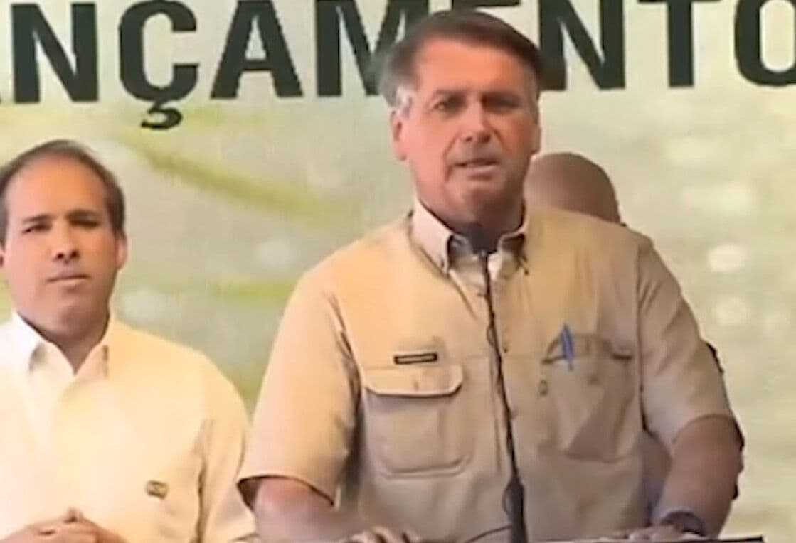 Bolsonaro diz que foi colocado por Deus na Presidência e só ele pode tirá-lo