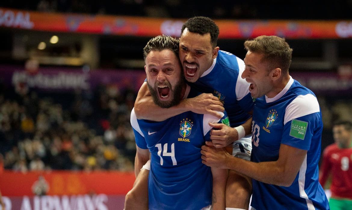 Brasil derrota o Marrocos e vai à semifinal da Copa do Mundo de futsal