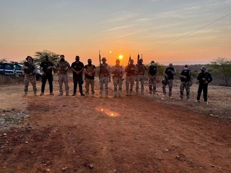 Polícia Civil da Paraíba prende chefe de organização criminosa com fuzis, metralhadoras e explosivos