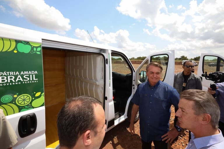 Preço acima de R$ 100 do botijão vai cair pela metade se Deus quiser, diz Bolsonaro
