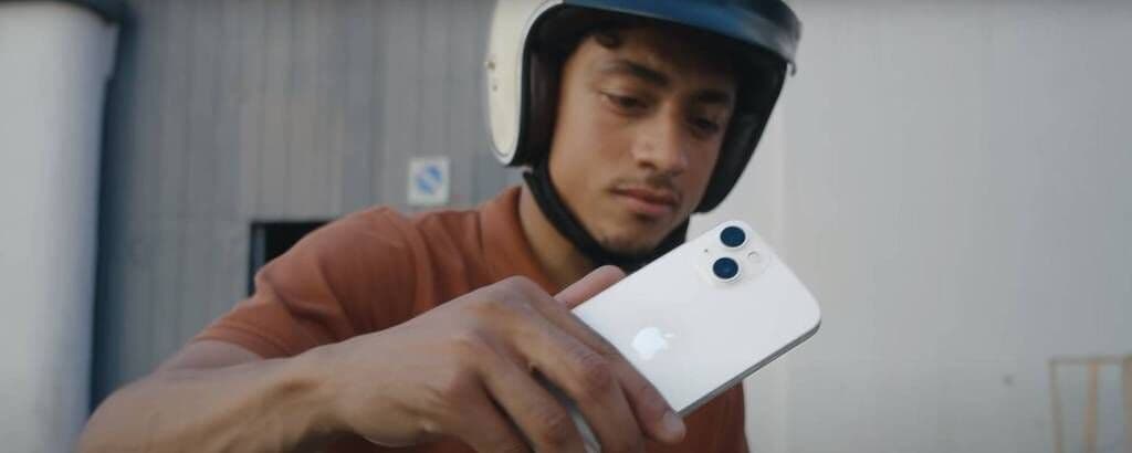 Comprar iPhone nos EUA demanda 12 dias de trabalho com salário mínimo; no Brasil, 6 meses