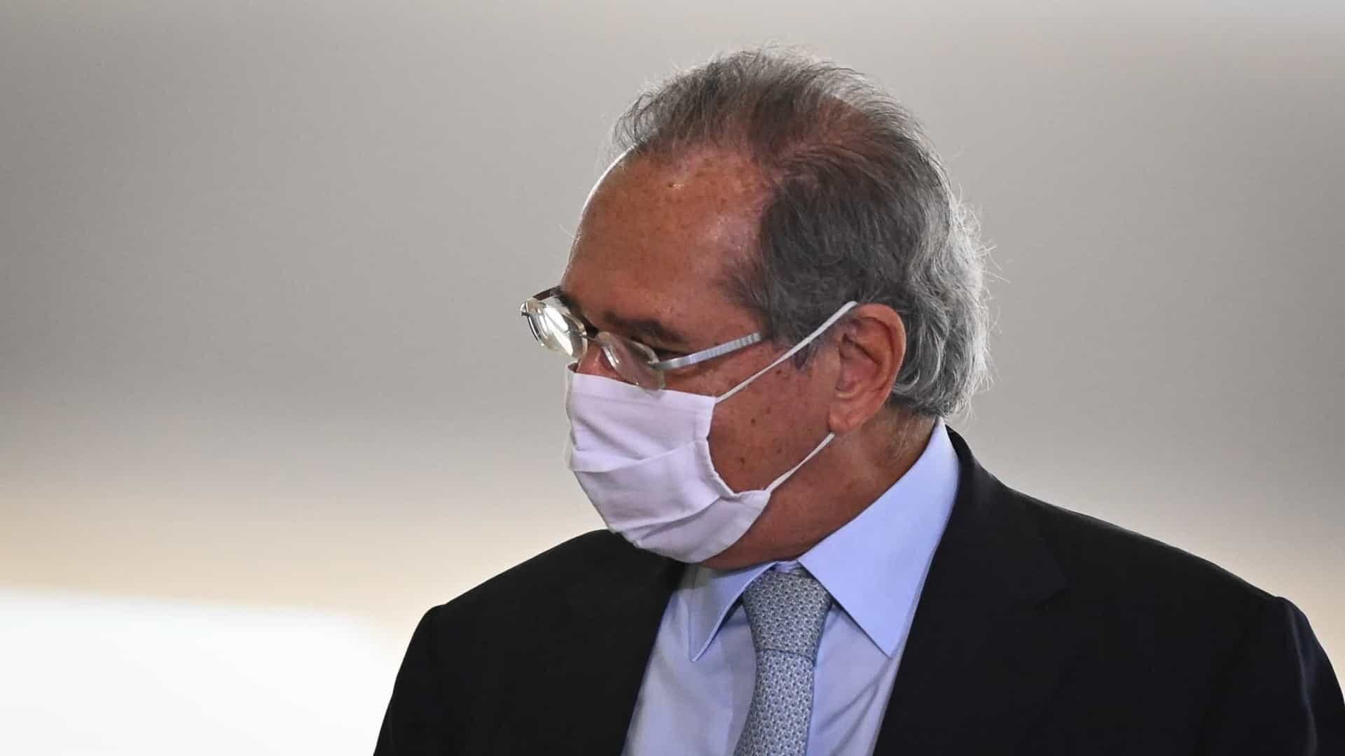 Planalto pressiona Guedes na reta final para garantir dinheiro do Auxílio Brasil