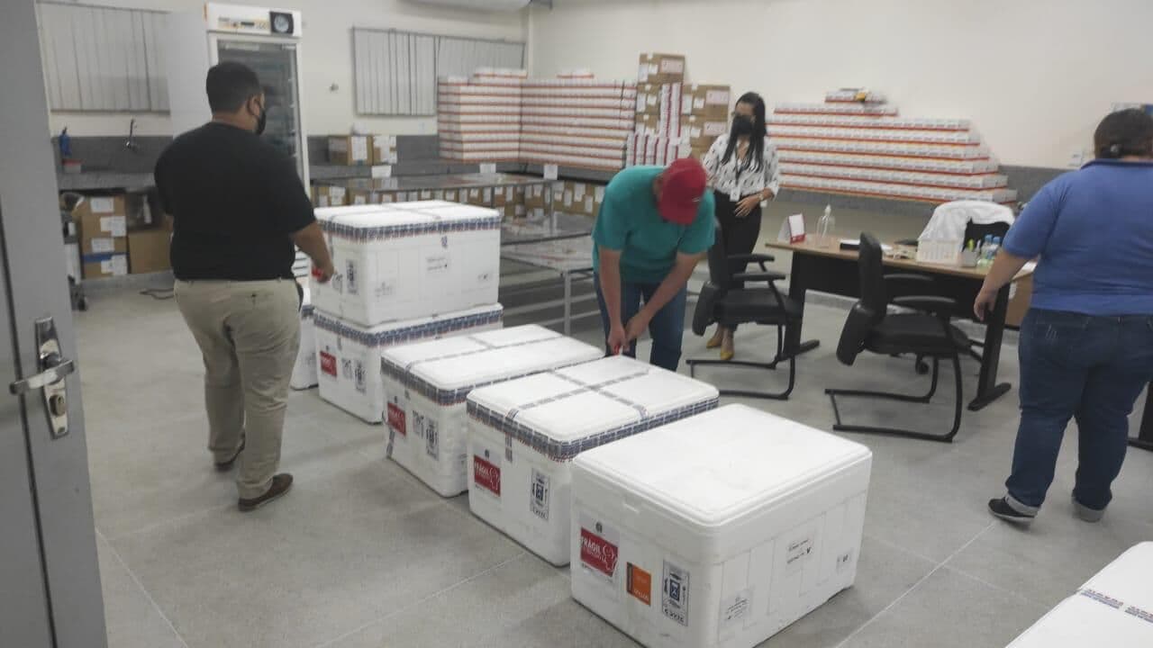 Brasil recebe mais de 33 milhões de doses de vacinas contra a covid-19 neste mês de junho