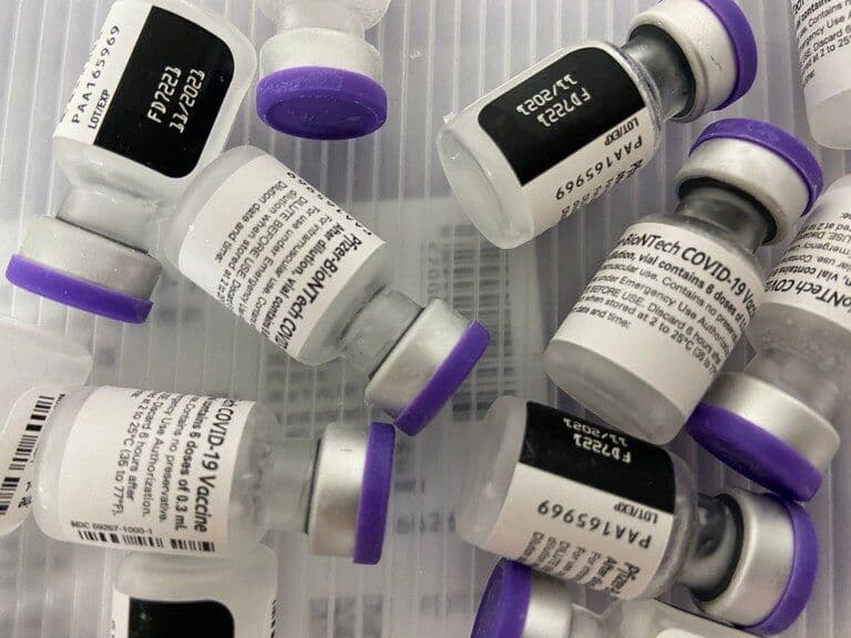 Paraíba recebe mais de 156 mil doses de vacinas da Pfizer neste domingo