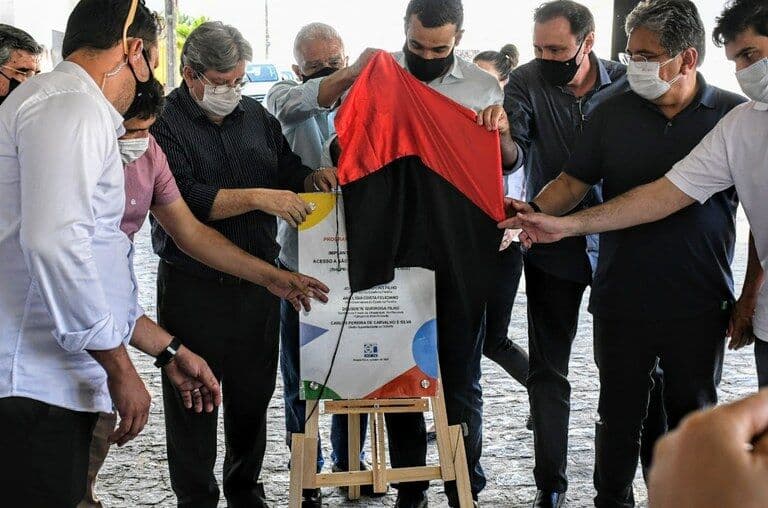 João Azevêdo entrega pavimentação, ginásio e autoriza obras em Alagoa Nova, Lagoa Seca e São Sebastião de Lagoa de Roça