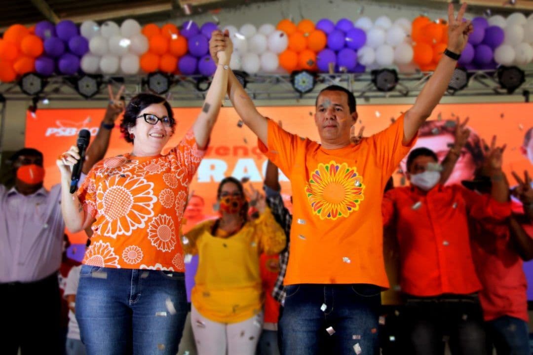 Mão dupla: autor da ação que pediu cassação de Karla Pimentel é chefe de gabinete da atual prefeita e vice de Márcia Lucena