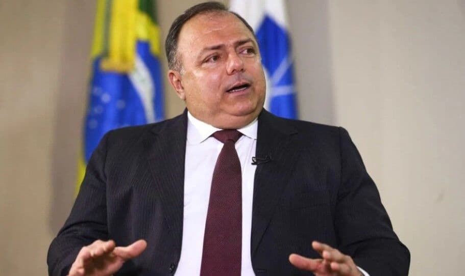 Pazuello diz que autorização emergencial para vacina contra Covid não é a solução para o país
