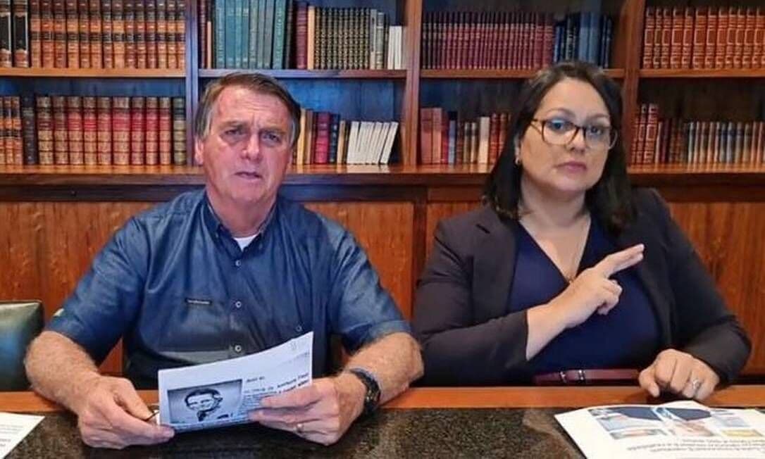 YouTube derruba live em que Bolsonaro associa Aids com vacina da Covid e suspende canal por uma semana