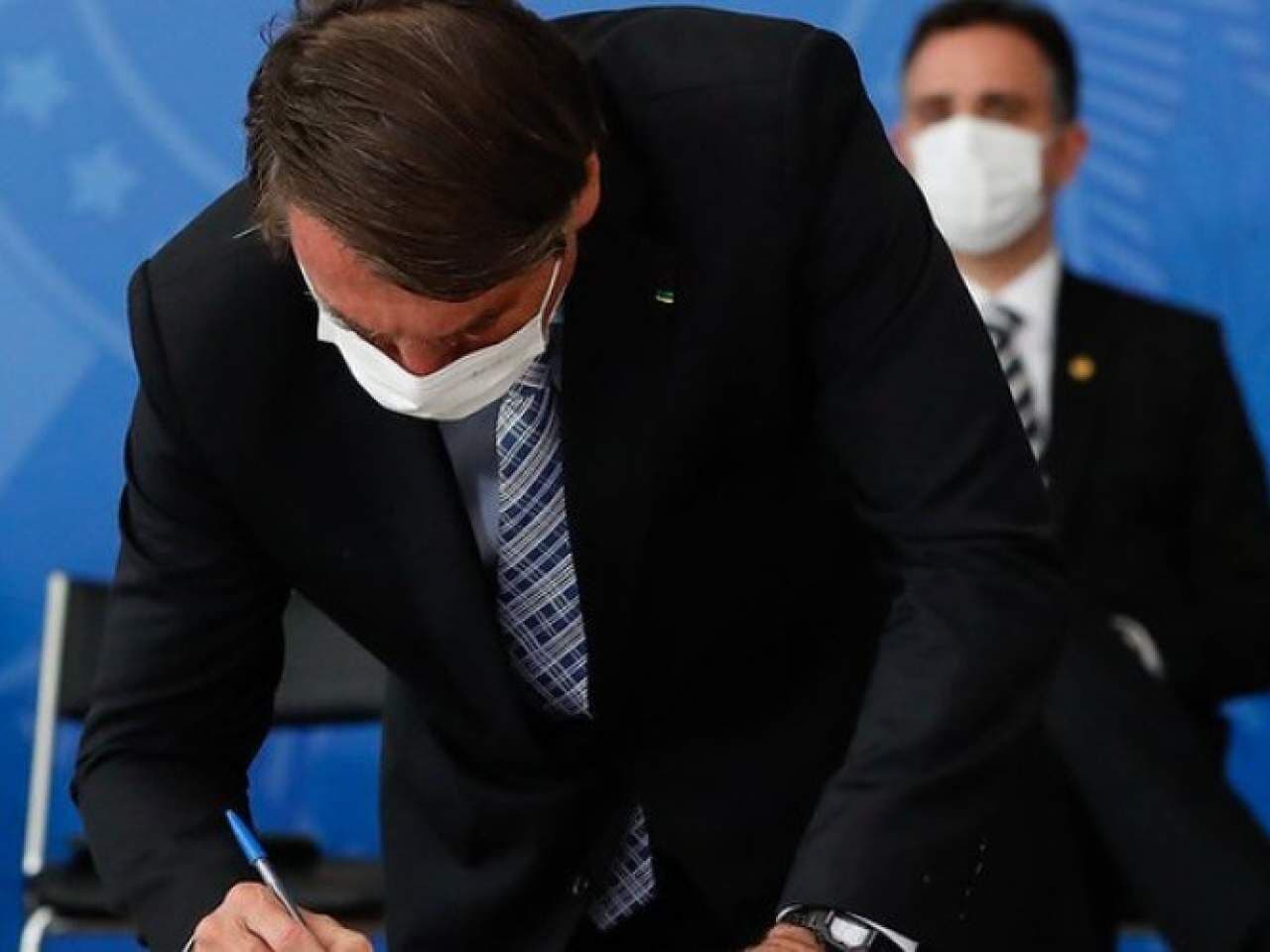 Bolsonaro visita Pernambuco na próxima sexta e se reunirá com João Azevêdo e governadores do Nordeste