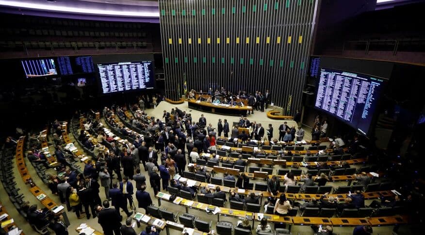 Câmara dos Deputados exigirá cartão de vacinação na volta dos trabalhos presenciais