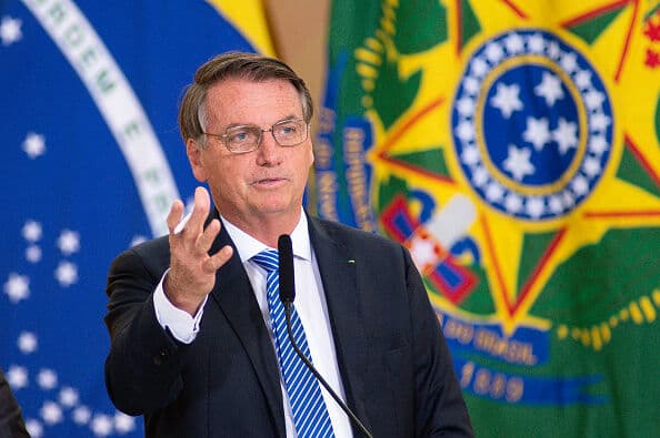 'Não tenho como saber o que acontece nos ministérios', diz Bolsonaro sobre o caso Covaxin