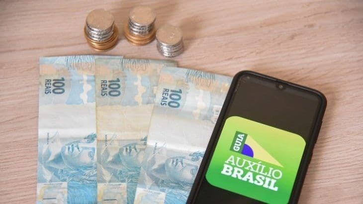 Novo Bolsa Família começa a ser pago entre incertezas sobre PEC e valor de R$ 400