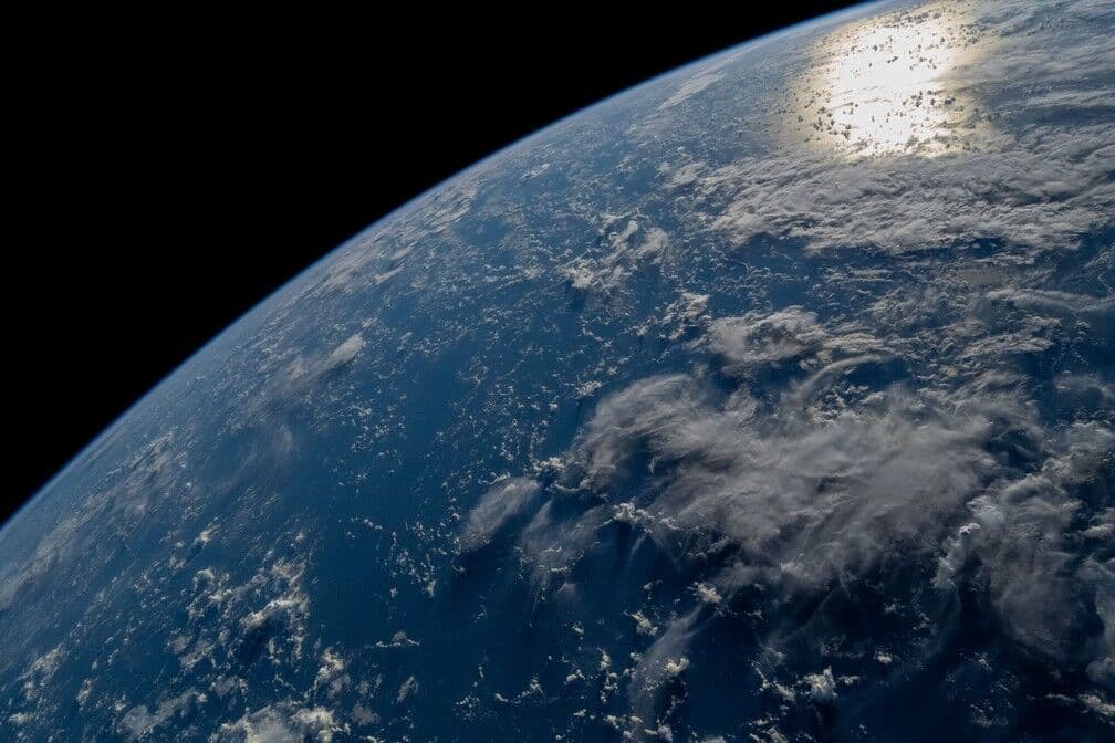 Como é ver a Terra do espaço: turistas da SpaceX postam fotos fantásticas de viagem pela órbita