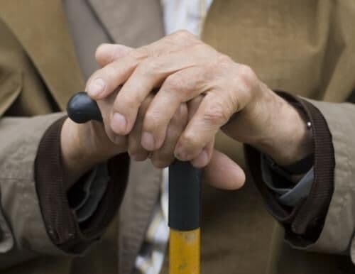 IBGE: apesar da pandemia, expectativa de vida do brasileiro aumentou em 2020