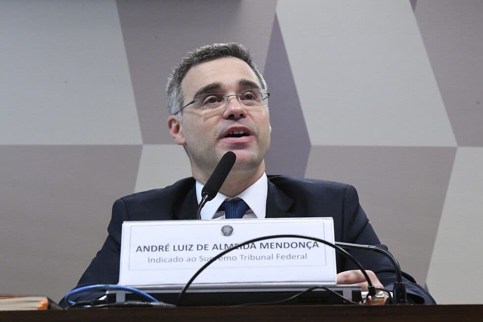 Comissão do Senado aprova André Mendonça para vaga no STF; plenário votará indicação