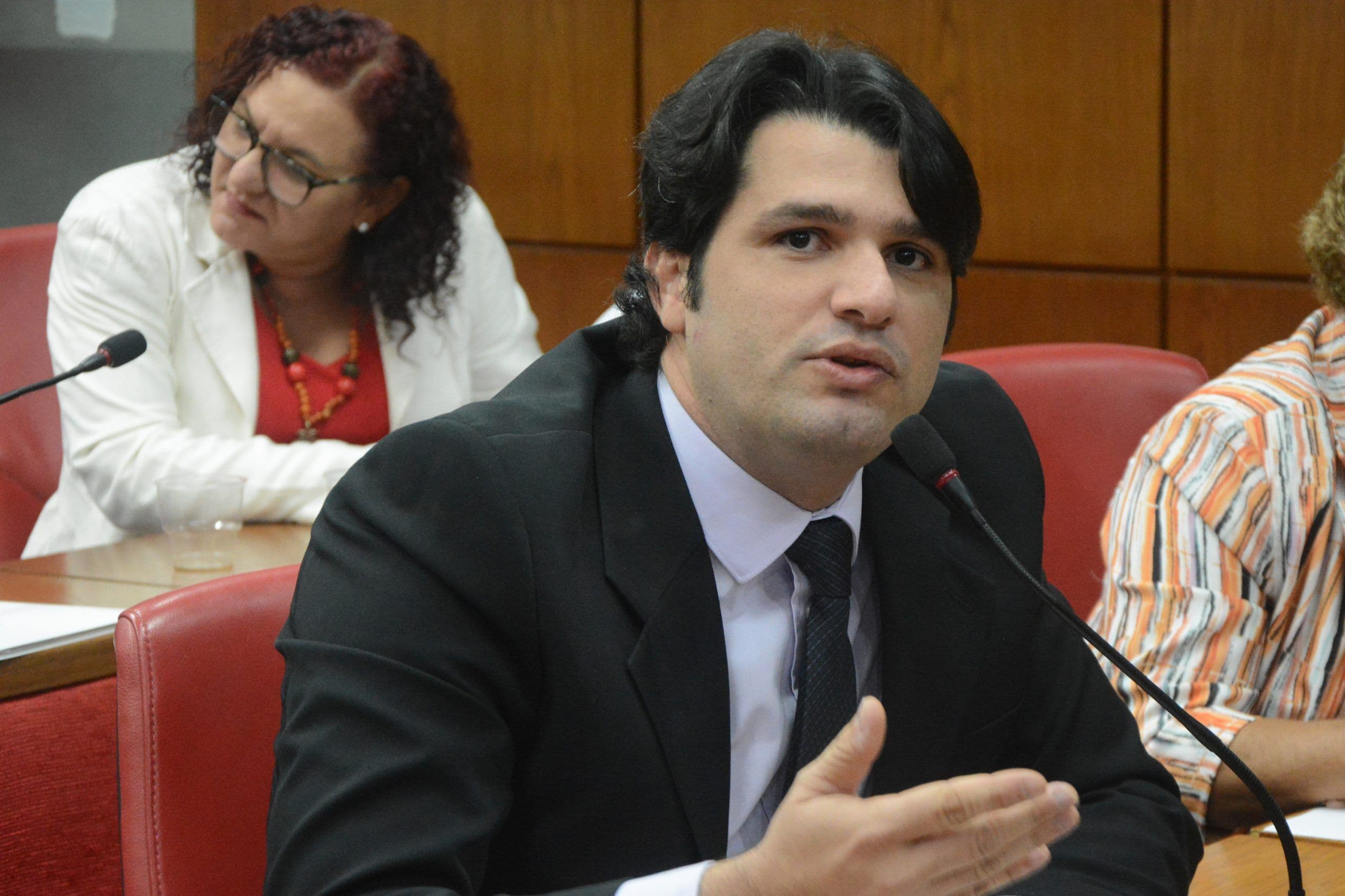 Leo Bezerra diz que Cícero Lucena vai dialogar com todos os partidos até a próxima eleição