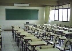 Exigência de recibo de quitação de débitos por escolas é prática abusiva, alerta Instituto do Consumidor