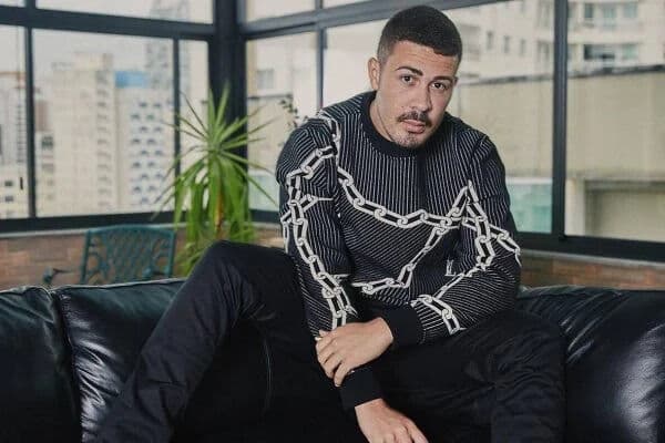 Carlinhos Maia choca fãs ao mostrar pênis em vídeo no Instagram