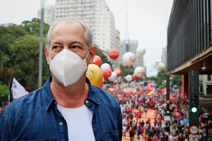 Polícia Federal cumpre mandados contra Cid e Ciro Gomes por esquema de corrupção