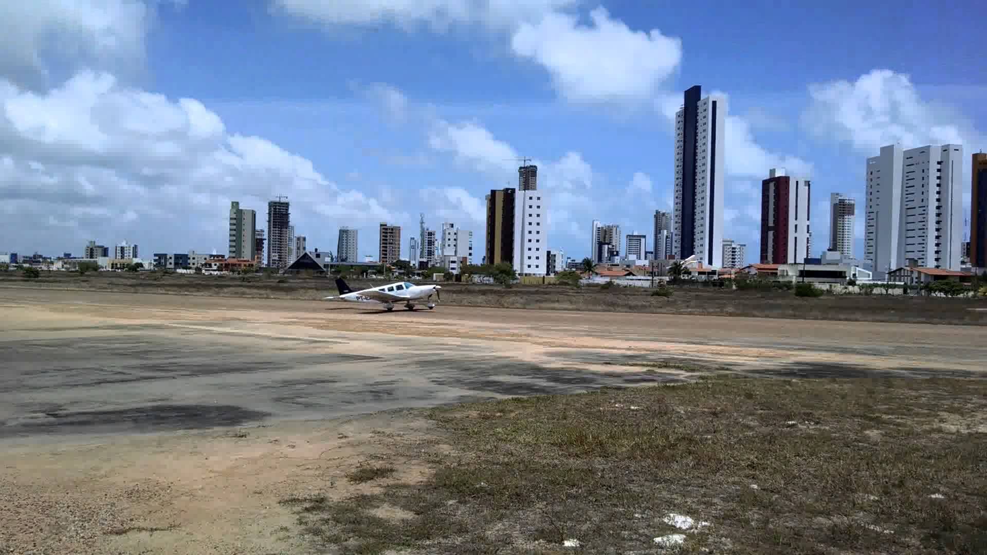 Cícero sanciona lei que autoriza a delimitação de 82% da área do Aeroclube da Paraíba para implantação do Parque Linear Urbano