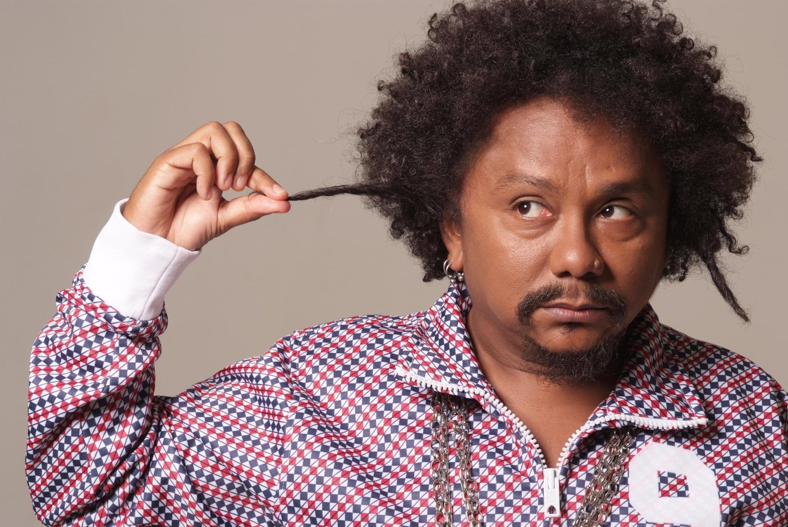 Chico César lança álbum politizado e manda recado a Doria, Crivella e Bolsonaro